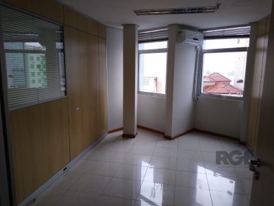 Conjunto/Sala à venda com 200m² no bairro Centro Histórico em Porto Alegre - Foto 8