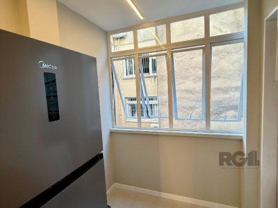 Apartamento à venda com 70m², 2 quartos, 1 vaga no bairro Moinhos de Vento em Porto Alegre - Foto 12