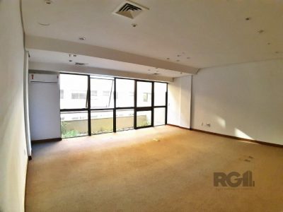 Conjunto/Sala à venda com 57m² no bairro Auxiliadora em Porto Alegre - Foto 6