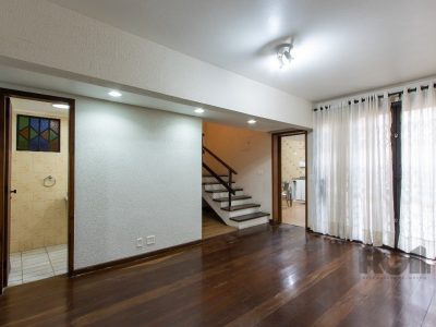 Casa à venda com 229m², 4 quartos, 1 suíte, 3 vagas no bairro Azenha em Porto Alegre - Foto 7