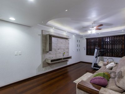 Casa à venda com 229m², 4 quartos, 1 suíte, 3 vagas no bairro Azenha em Porto Alegre - Foto 11