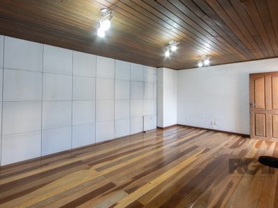 Casa à venda com 229m², 4 quartos, 1 suíte, 3 vagas no bairro Azenha em Porto Alegre - Foto 24