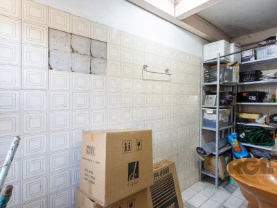 Casa à venda com 229m², 4 quartos, 1 suíte, 3 vagas no bairro Azenha em Porto Alegre - Foto 29