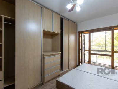 Casa à venda com 229m², 4 quartos, 1 suíte, 3 vagas no bairro Azenha em Porto Alegre - Foto 34