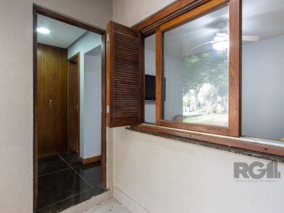 Casa à venda com 360m², 4 quartos, 4 suítes, 4 vagas no bairro Cristal em Porto Alegre - Foto 34