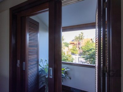 Casa à venda com 360m², 4 quartos, 4 suítes, 4 vagas no bairro Cristal em Porto Alegre - Foto 55