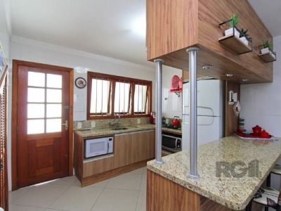 Casa Condominio à venda com 197m², 3 quartos, 1 suíte, 2 vagas no bairro Tristeza em Porto Alegre - Foto 16