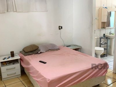 Casa à venda com 150m², 3 quartos, 1 suíte, 4 vagas no bairro Glória em Porto Alegre - Foto 18