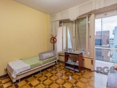 Apartamento à venda com 126m², 3 quartos, 1 suíte, 1 vaga no bairro Moinhos de Vento em Porto Alegre - Foto 16