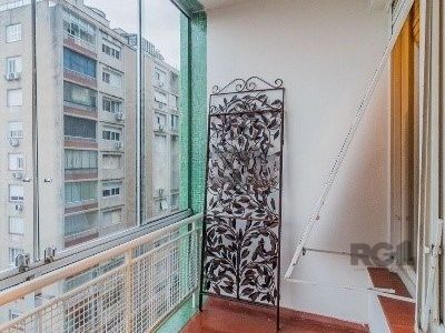 Apartamento à venda com 126m², 3 quartos, 1 suíte, 1 vaga no bairro Moinhos de Vento em Porto Alegre - Foto 26