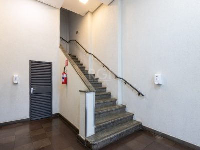 Apartamento à venda com 82m², 2 quartos no bairro Menino Deus em Porto Alegre - Foto 3