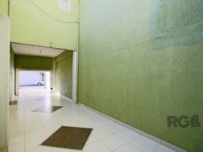 Casa à venda com 235m², 4 quartos, 1 suíte, 3 vagas no bairro Azenha em Porto Alegre - Foto 21