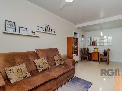 Apartamento à venda com 75m², 3 quartos, 1 suíte, 2 vagas no bairro Partenon em Porto Alegre - Foto 3