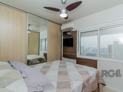 Apartamento à venda com 75m², 3 quartos, 1 suíte, 2 vagas no bairro Partenon em Porto Alegre - Foto 10