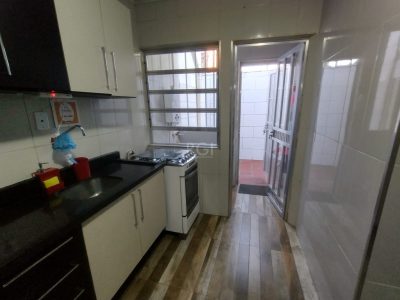 Casa à venda com 299m², 4 quartos, 2 vagas no bairro Santana em Porto Alegre - Foto 34