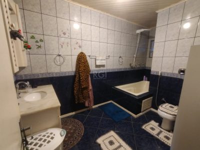 Casa à venda com 299m², 4 quartos, 2 vagas no bairro Santana em Porto Alegre - Foto 10