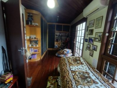 Casa à venda com 299m², 4 quartos, 2 vagas no bairro Santana em Porto Alegre - Foto 9