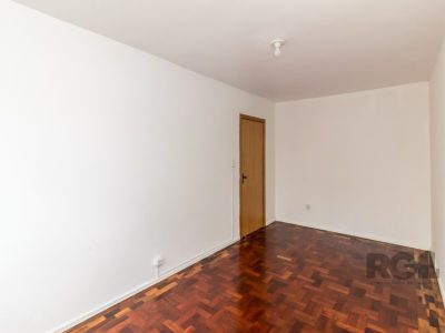 Apartamento à venda com 74m², 2 quartos, 1 vaga no bairro Passo d'Areia em Porto Alegre - Foto 9