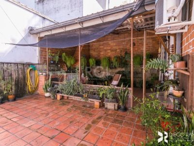 Casa à venda com 198m², 3 quartos, 1 suíte, 4 vagas no bairro Petrópolis em Porto Alegre - Foto 9