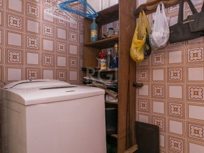 Casa à venda com 198m², 3 quartos, 1 suíte, 4 vagas no bairro Petrópolis em Porto Alegre - Foto 23