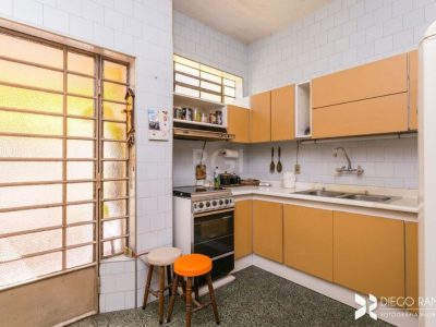 Casa à venda com 198m², 3 quartos, 1 suíte, 4 vagas no bairro Petrópolis em Porto Alegre - Foto 19