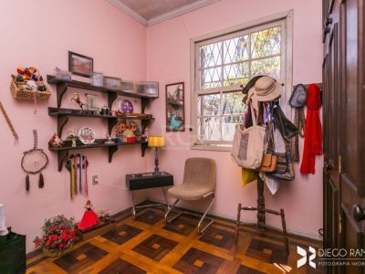 Casa à venda com 198m², 3 quartos, 1 suíte, 4 vagas no bairro Petrópolis em Porto Alegre - Foto 14