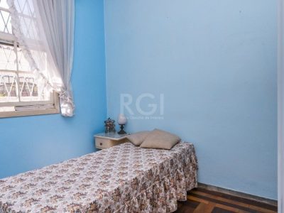 Casa à venda com 198m², 3 quartos, 1 suíte, 4 vagas no bairro Petrópolis em Porto Alegre - Foto 27