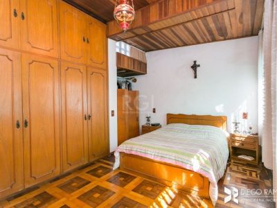 Casa à venda com 198m², 3 quartos, 1 suíte, 4 vagas no bairro Petrópolis em Porto Alegre - Foto 29