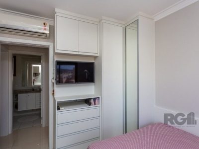 Apartamento à venda com 65m², 2 quartos, 1 suíte, 2 vagas no bairro Petrópolis em Porto Alegre - Foto 19