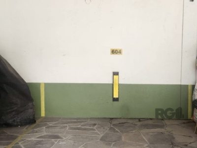 Apartamento à venda com 91m², 3 quartos, 1 suíte, 1 vaga no bairro Rio Branco em Porto Alegre - Foto 2