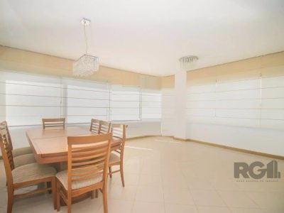 Apartamento à venda com 93m², 3 quartos, 1 suíte, 2 vagas no bairro Petrópolis em Porto Alegre - Foto 2