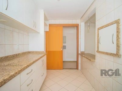 Apartamento à venda com 93m², 3 quartos, 1 suíte, 2 vagas no bairro Petrópolis em Porto Alegre - Foto 5