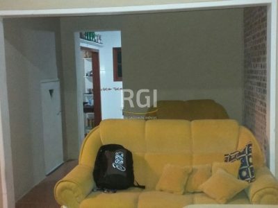 Casa à venda com 92m², 2 quartos, 5 vagas no bairro Glória em Porto Alegre - Foto 4