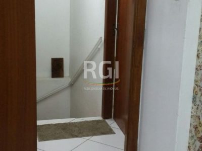 Casa à venda com 92m², 2 quartos, 5 vagas no bairro Glória em Porto Alegre - Foto 17