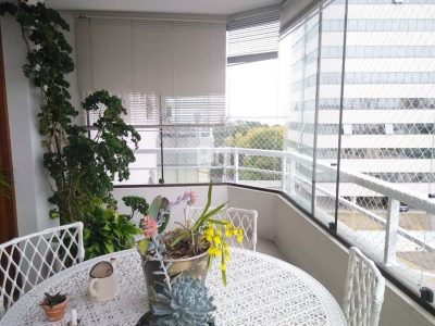 Apartamento à venda com 111m², 2 quartos, 1 suíte, 1 vaga no bairro Menino Deus em Porto Alegre - Foto 8