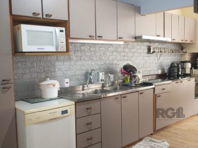 Casa à venda com 155m², 2 quartos, 1 suíte, 2 vagas no bairro Jardim Europa em Porto Alegre - Foto 11