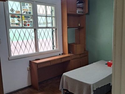 Casa à venda com 250m², 3 quartos, 1 suíte, 5 vagas no bairro Santa Tereza em Porto Alegre - Foto 17