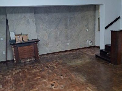 Casa à venda com 250m², 3 quartos, 1 suíte, 5 vagas no bairro Santa Tereza em Porto Alegre - Foto 6