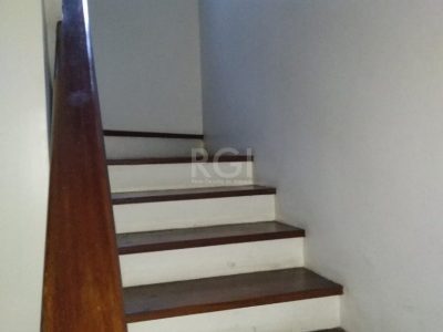 Casa à venda com 265m², 5 quartos, 2 suítes no bairro Floresta em Porto Alegre - Foto 9