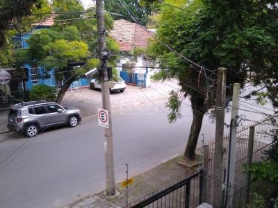 Casa à venda com 265m², 5 quartos, 2 suítes no bairro Floresta em Porto Alegre - Foto 4