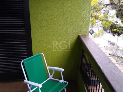 Casa à venda com 265m², 5 quartos, 2 suítes no bairro Floresta em Porto Alegre - Foto 3