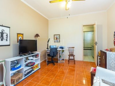 Casa à venda com 140m², 2 quartos, 2 suítes, 2 vagas no bairro Medianeira em Porto Alegre - Foto 10