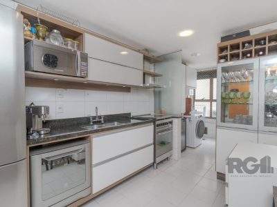 Apartamento à venda com 89m², 3 quartos, 1 suíte, 2 vagas no bairro Passo d'Areia em Porto Alegre - Foto 4