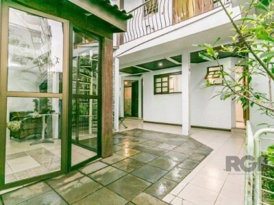 Casa à venda com 341m², 4 quartos, 1 suíte, 4 vagas no bairro Passo d'Areia em Porto Alegre - Foto 13