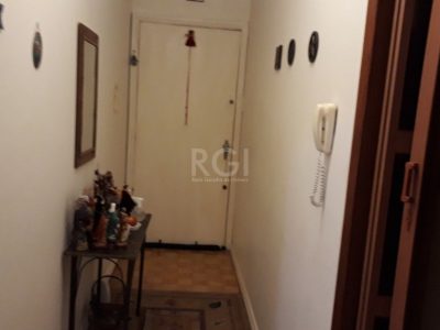 Apartamento à venda com 92m², 2 quartos, 1 vaga no bairro Medianeira em Porto Alegre - Foto 10