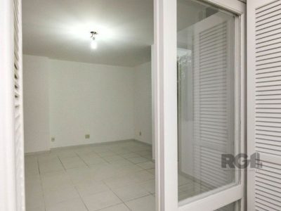 Apartamento à venda com 127m², 3 quartos, 1 suíte, 2 vagas no bairro Passo d'Areia em Porto Alegre - Foto 14