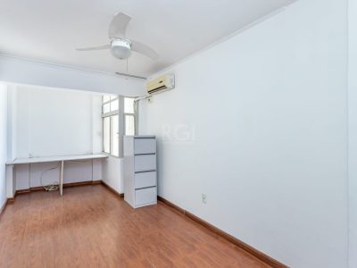 Apartamento à venda com 183m², 4 quartos, 1 suíte no bairro Centro Histórico em Porto Alegre - Foto 20