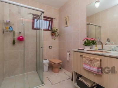 Casa à venda com 215m², 4 quartos, 4 vagas no bairro Santa Tereza em Porto Alegre - Foto 22