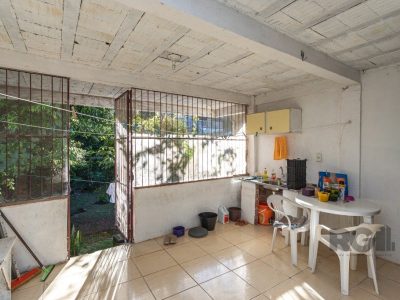 Casa à venda com 125m², 3 quartos, 1 suíte, 2 vagas no bairro Jardim do Salso em Porto Alegre - Foto 31