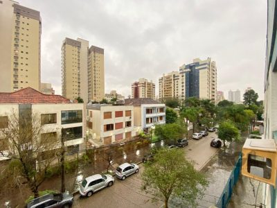 Apartamento à venda com 100m², 3 quartos, 1 vaga no bairro Menino Deus em Porto Alegre - Foto 14